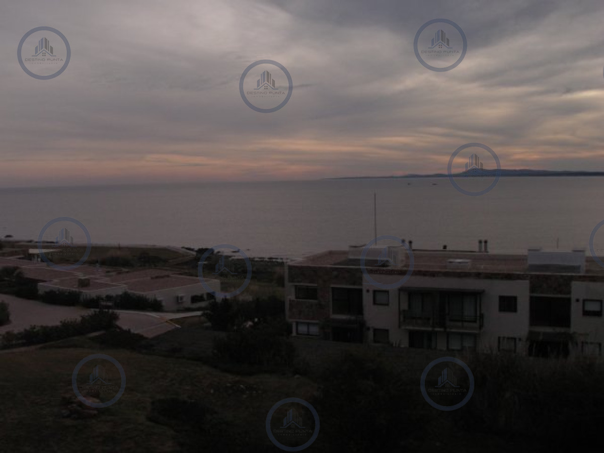 Apartamento ID.31 - Alquiler temporario de apartamento de tres dormitorios más dependencia de servicio, Punta Ballena
