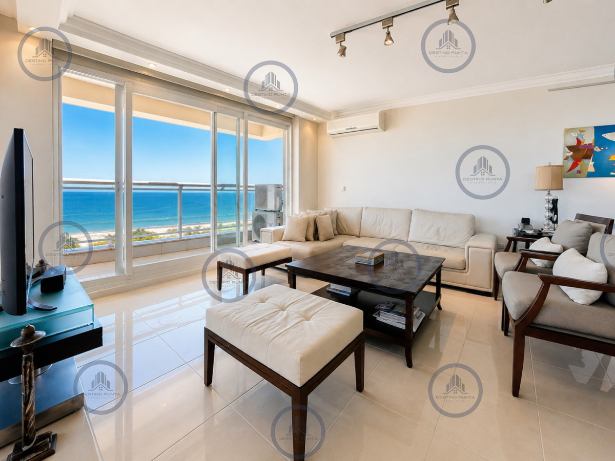 Excelente apartamento de 3 Dormitorios y Dependencia en torre Le Jardin de Playa Mansa, Punta del Este — fotografía 1