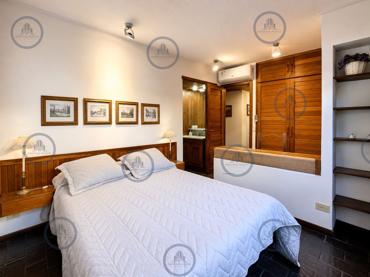 Apartamento ID.3115 - Oportunidad en Venta! Apartamento con alma de casa, 3 Dormitorios, Parrillero y Estufa, en zona Península Punta del Este
