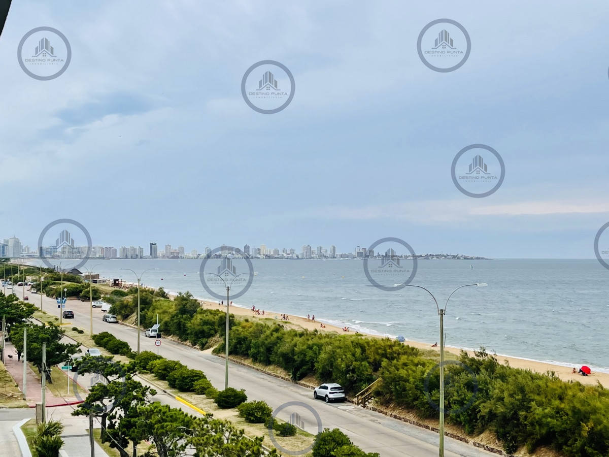 Apartamento ID.304 - Apartamento de 3 Dormitorios y Parrillero Frente al Mar, Playa Mansa