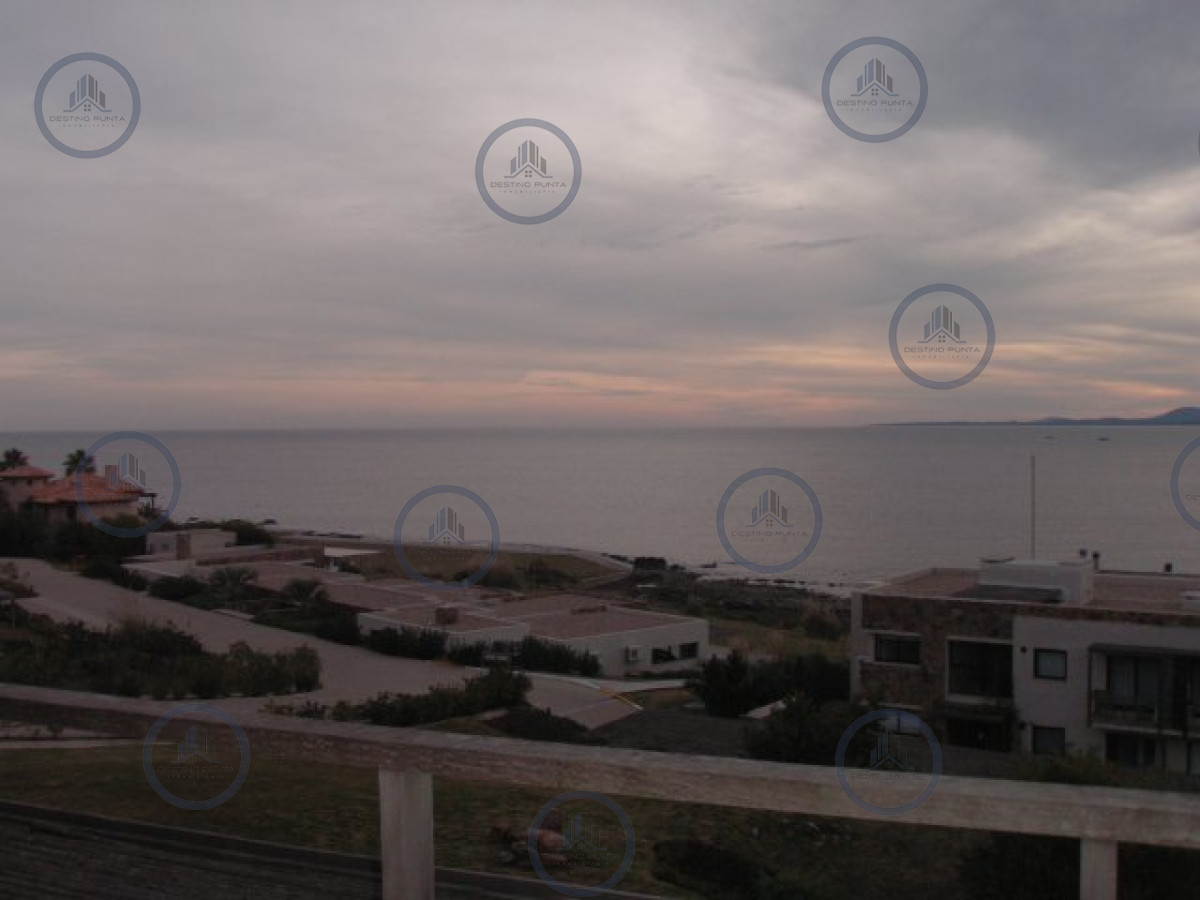 Apartamento ID.31 - Alquiler temporario de apartamento de tres dormitorios más dependencia de servicio, Punta Ballena