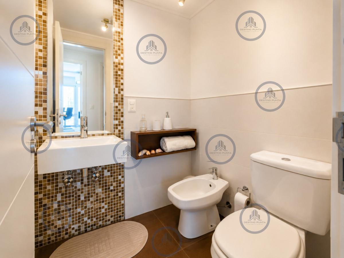 Apartamento ID.327 - Apartamento de 2 Dormitorios y Medio en Forest Tower - Punta del Este