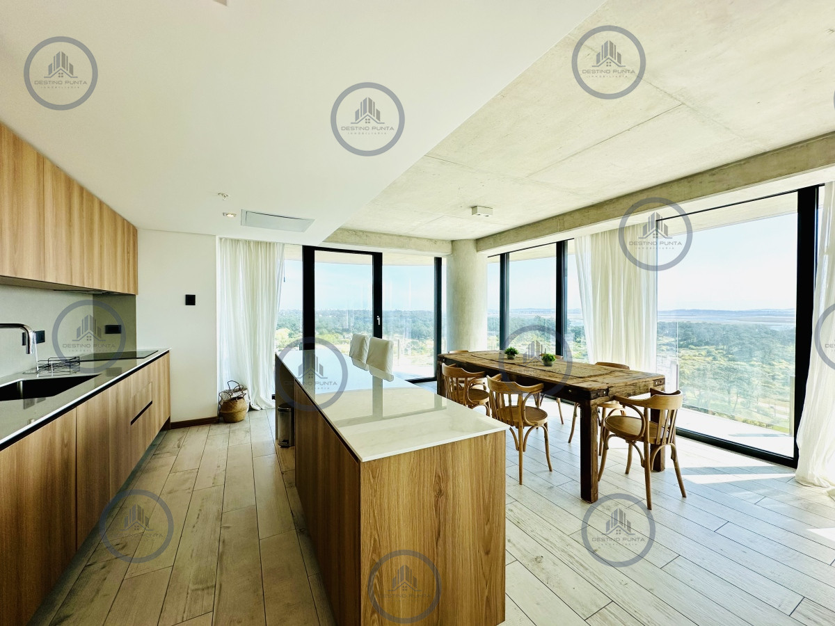 Apartamento ID.680 - Venta y alquiler de Apartamento de 1 Dormitorio en suite piso alto de Torre Surfside Village, Punta del Este