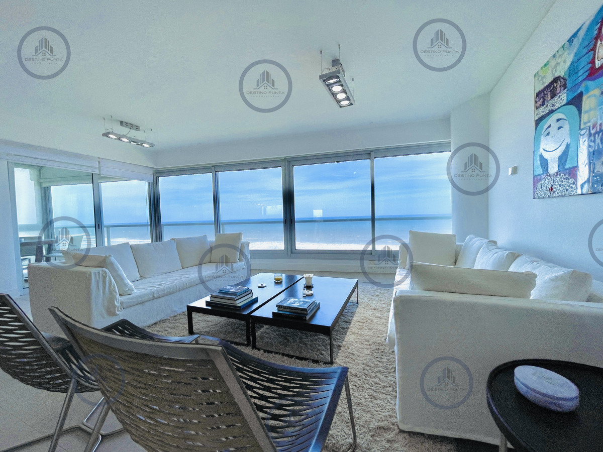 Apartamento ID.25 - Venta y alquiler temporario de apartamento de tres dormitorios mas dependencia de servicio en Playa Brava