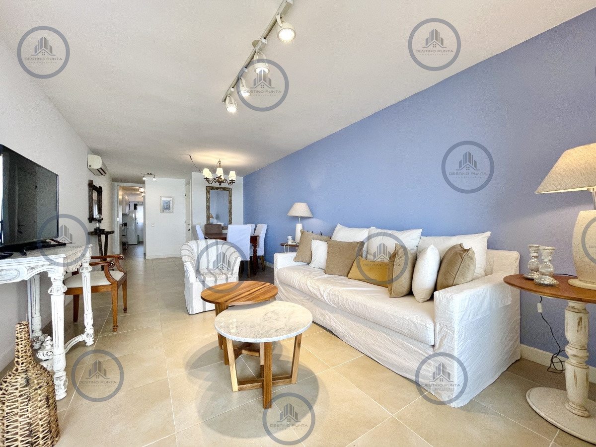 Apartamento ID.1192 - Venta y alquiler de apartamento de dos dormitorios con parrillero de uso exclusivo en Punta Ballena