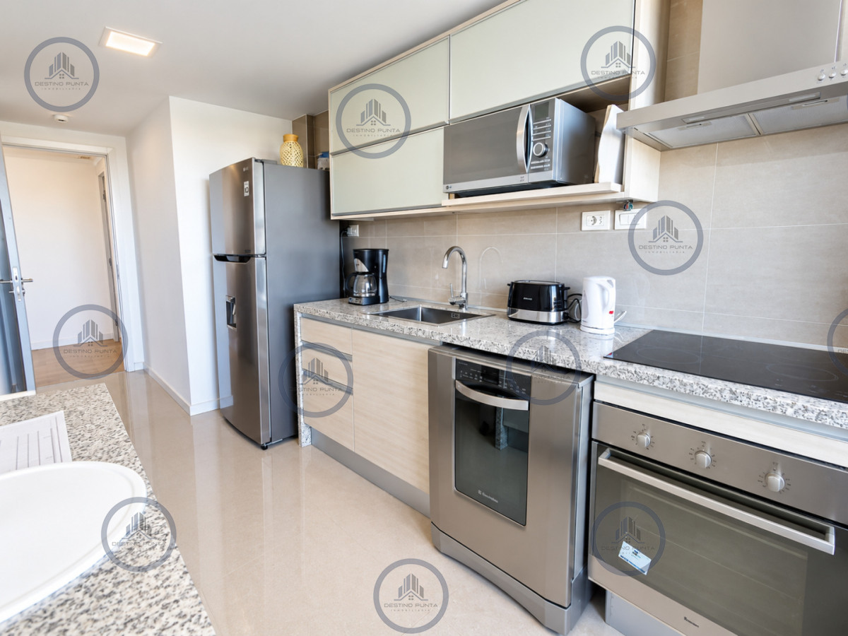 Apartamento ID.3291 - Apartamento de 2 Dormitorios en Suite con Vista al Mar. Playa Mansa, Punta del Este