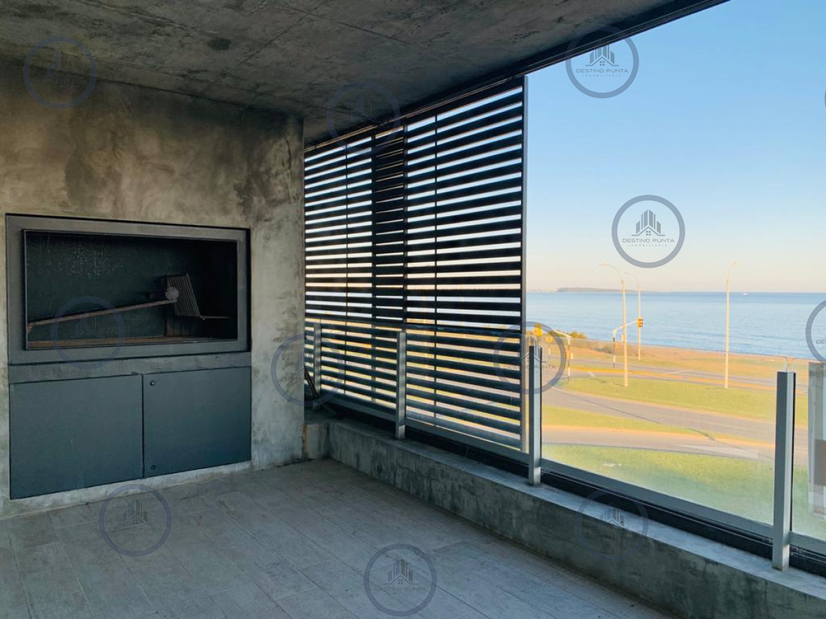Penthouse a Estrenar de 2 Dormitorios frente a Playa Mansa - Venta — fotografía 3