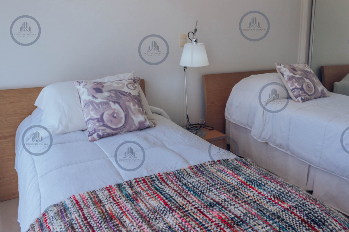 Apartamento ID.235 - Venta y alquiler temporario de maravilloso departamento penthouse en complejo privado de Playa Mansa