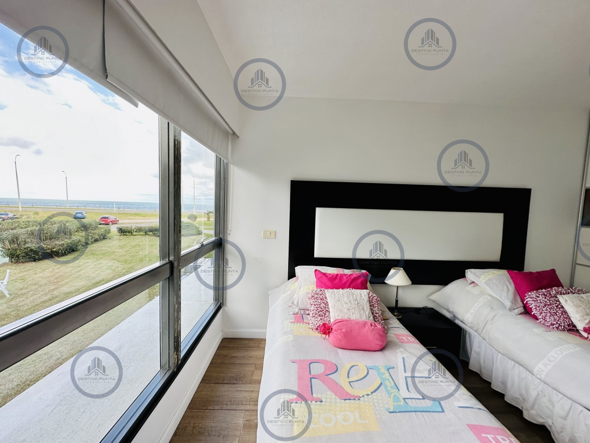 Apartamento ID.1529 - Alquiler temporal y anual de apartamento de tres dormitorios frente al mar en Pinares, playa Mansa