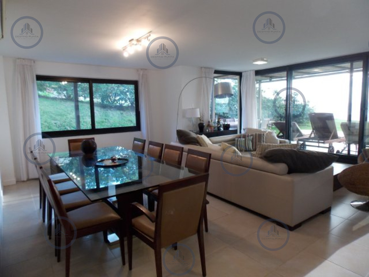 Apartamento ID.32 - Alquiler temporario de departamento esquinero de dos dormitorios mas dependencia de servicio, Punta Ballena