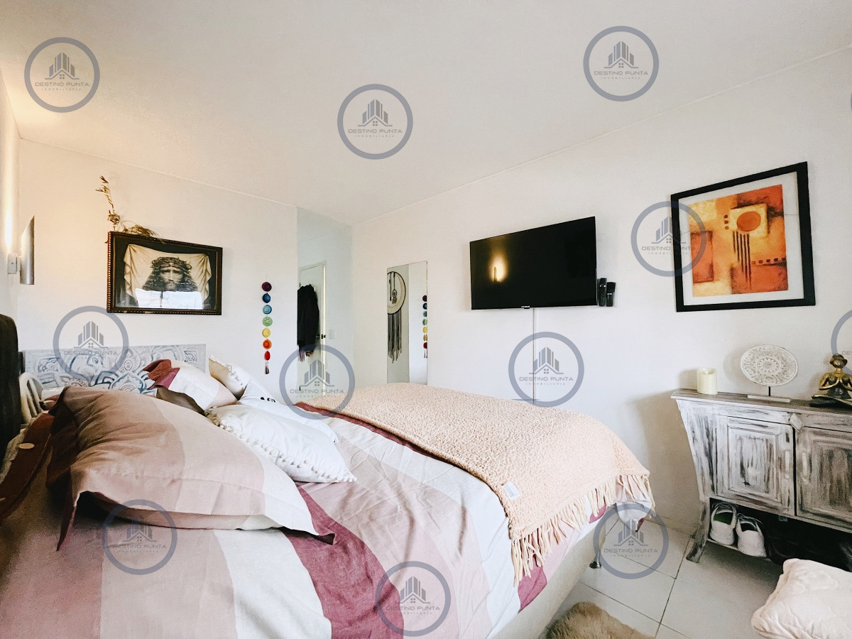 Apartamento ID.2075 - Excelente Apartamento de 2 Dormitorios Frente a Los Dedos, Playa Brava Punta del Este