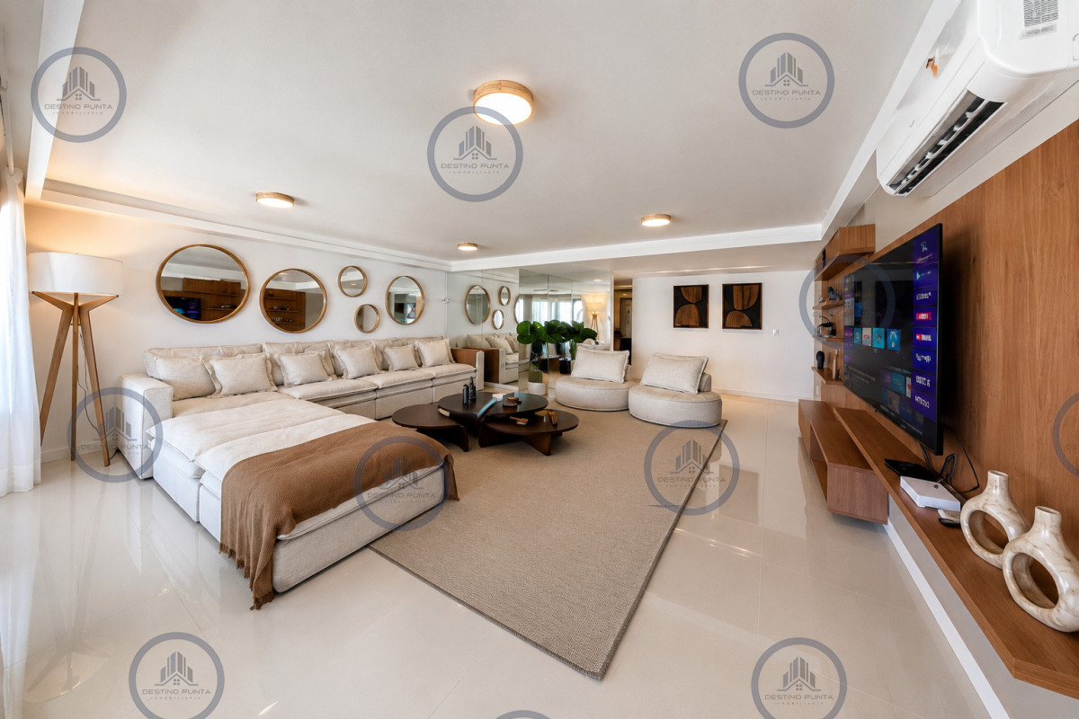 Apartamento ID.150 - Espectacular Penthouse Duplex con 4 Dormitorios + Dependencia y Terraza con Parrillero, en torre premium de Playa Brava, Punta del Este