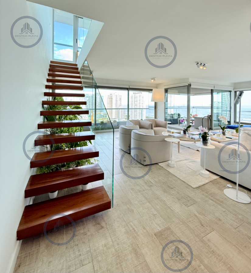 Apartamento ID.2036 - Apartamento Penthouse finamente decorado de 3 dormitorios con parrillero propio en venta, Roosevelt Brava, Punta del Este