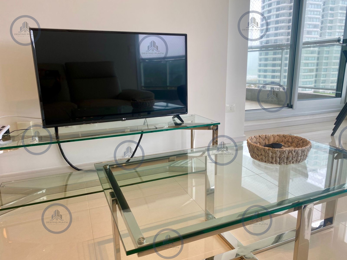 Apartamento ID.2159 - Oportunidad Moderno Apartamento de 2 Dormitorios y Dependencia a Pasos de Playa Brava