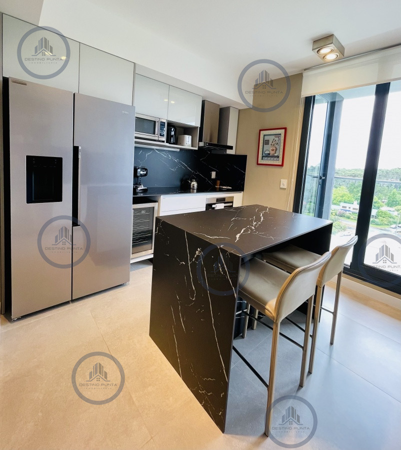 Apartamento ID.1122 - Venta y Alquiler Anual Moderno Apartamento de 2 Dormitorios en Torre Venetian sobre Playa Mansa