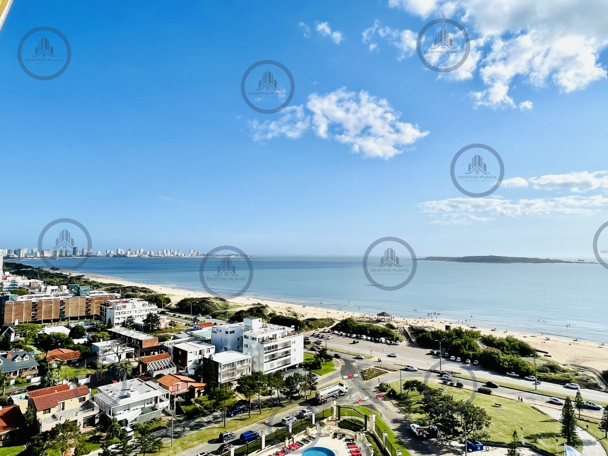 Apartamento ID.1059 - Venta de Excelente apartamento en alquiler temporario de tres dormitorios más dependencia de servicio, Playa Mansa, Punta del Este
