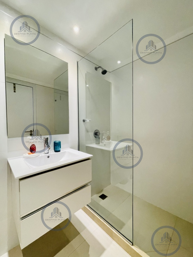 Apartamento ID.881 - Apartamento de 2 Dormitorios en Venta a metros de playa Brava, Punta del Este