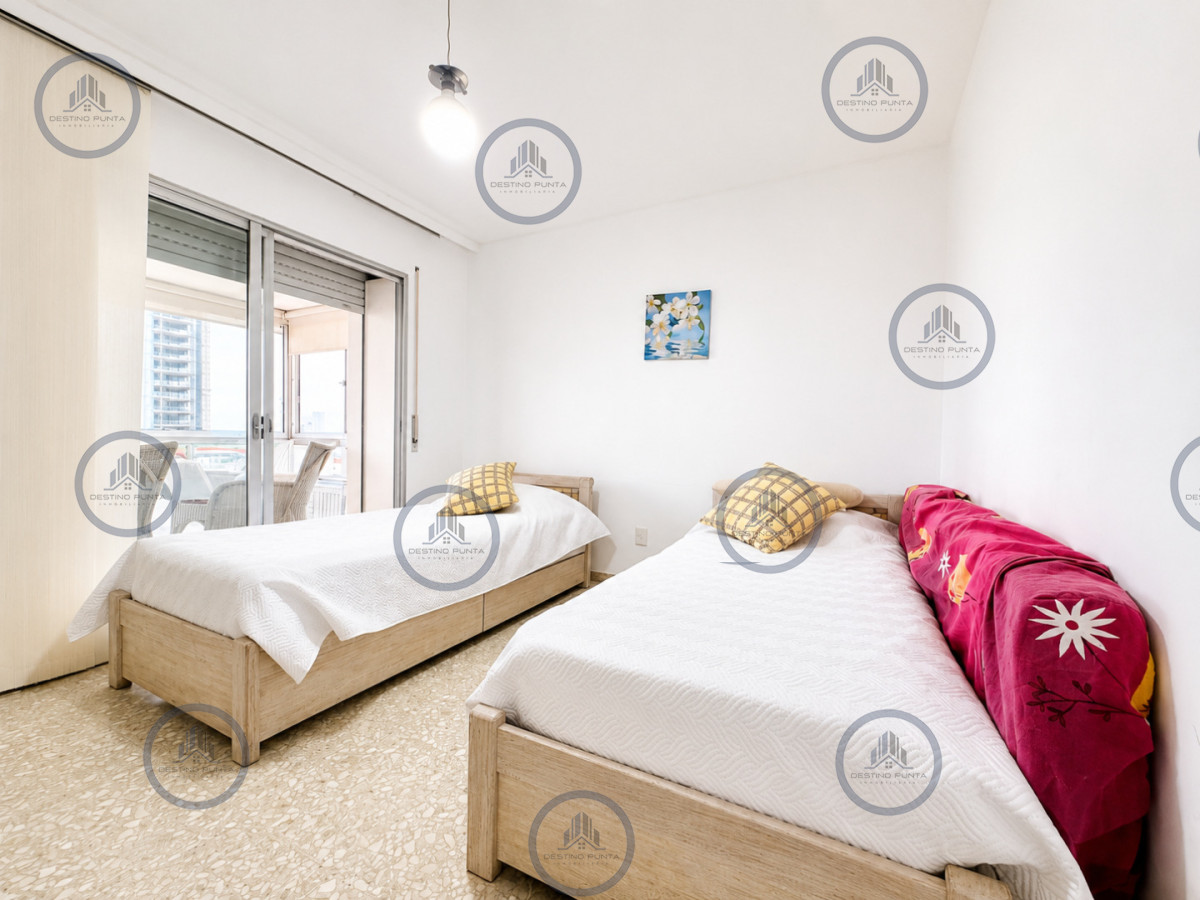 Apartamento ID.2025 - Apartamento en Venta, Península de Punta del Este. 3 Dormitorios con vista, reciclado 