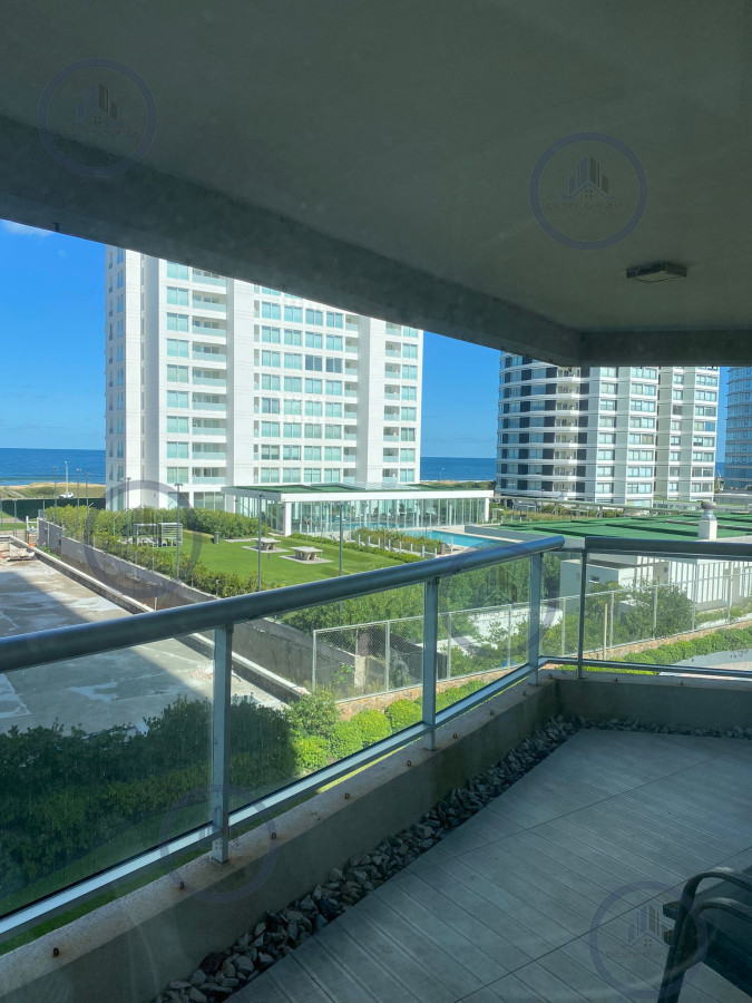 Apartamento ID.2295 - Oportunidad de venta apartamento de 3 dormitorios mas dependencia Playa Brava, Punta del Este