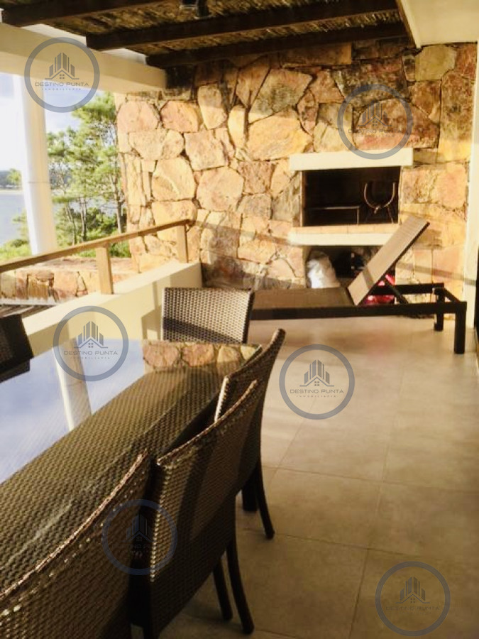 Apartamento ID.1143 - Alquiler temporario de apartamento de dos dormitorios con dos baños en suite, punta ballena 