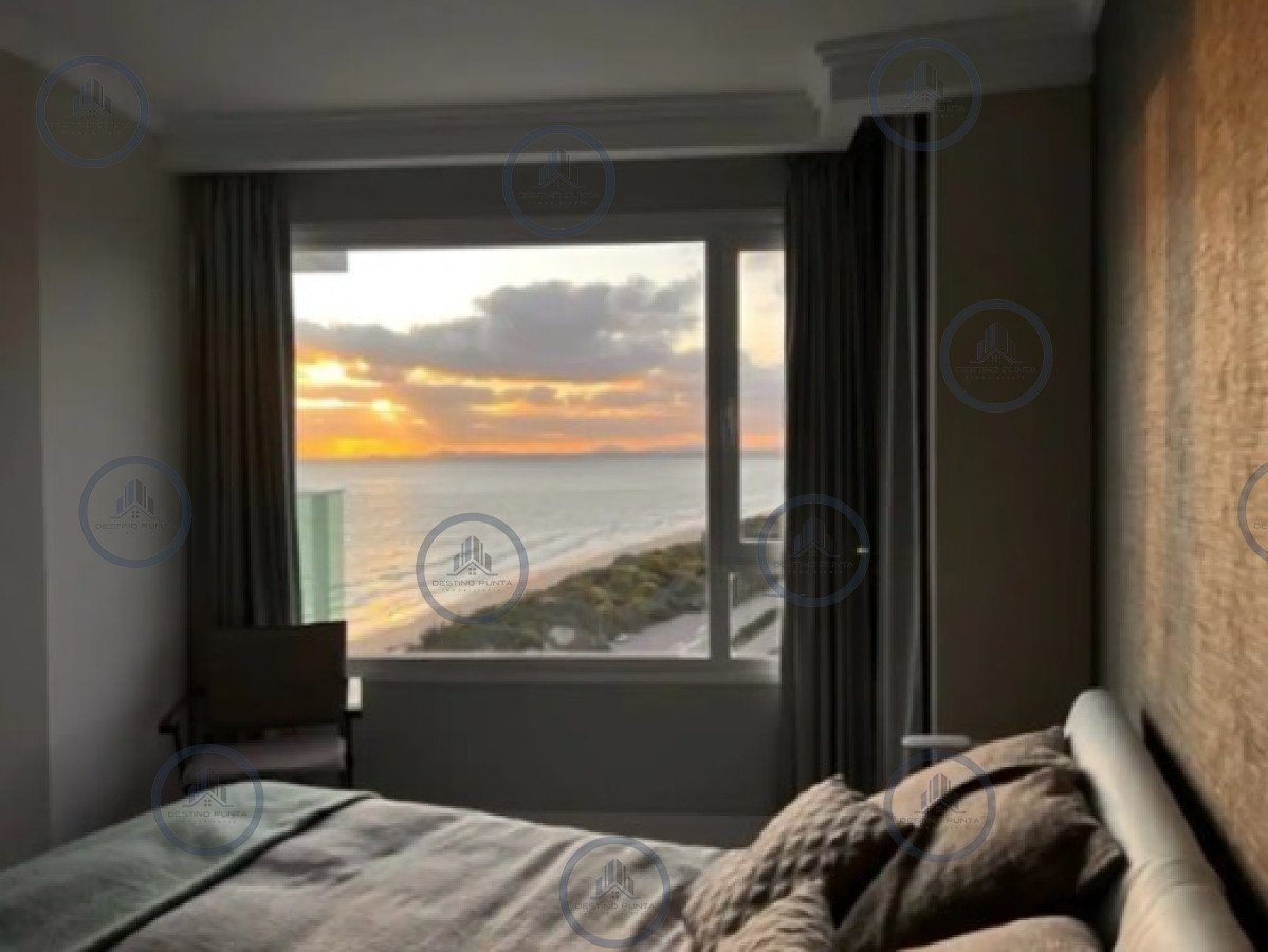 Apartamento ID.1729 - Excelente Apartamento de 2 Dormitorios Frente al Mar - Punta del Este
