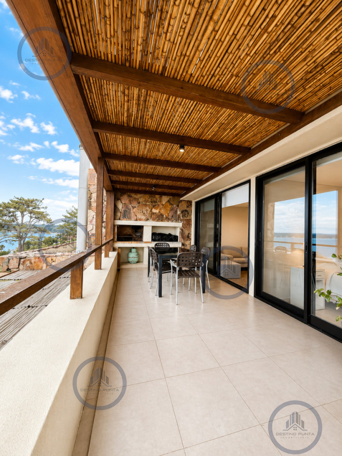 Apartamento ID.3147 - Venta de apartamento de 2 Dormitorios con Parrillero y Vistas al Mar, Punta Ballena 