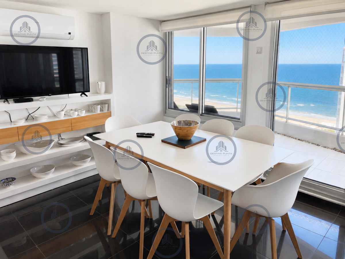 Apartamento ID.1776 - Venta de gran apartamento de 3 dormitorios con parrillero propio en Playa Brava, Punta del Este