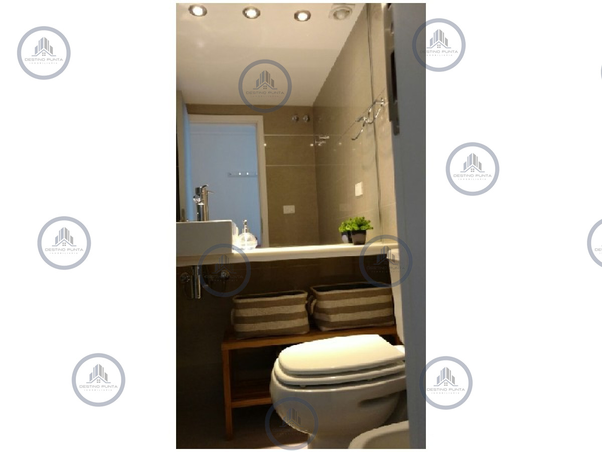 Apartamento ID.447 - Alquiler temporal de apartamento de dos dormitorios con dos baños en Playa Mansa, Punta del Este