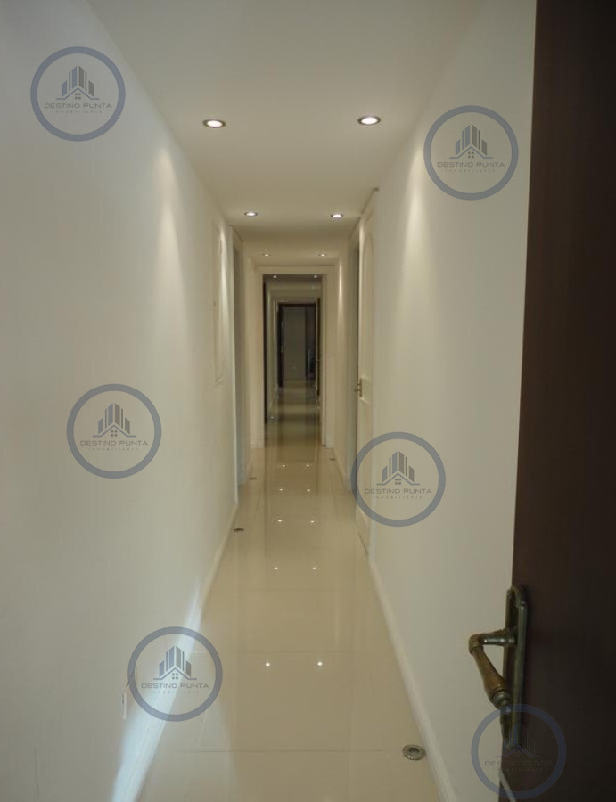 Apartamento ID.956 - Apartamento de 6 Dormitorios Frente al Puerto de Punta del Este