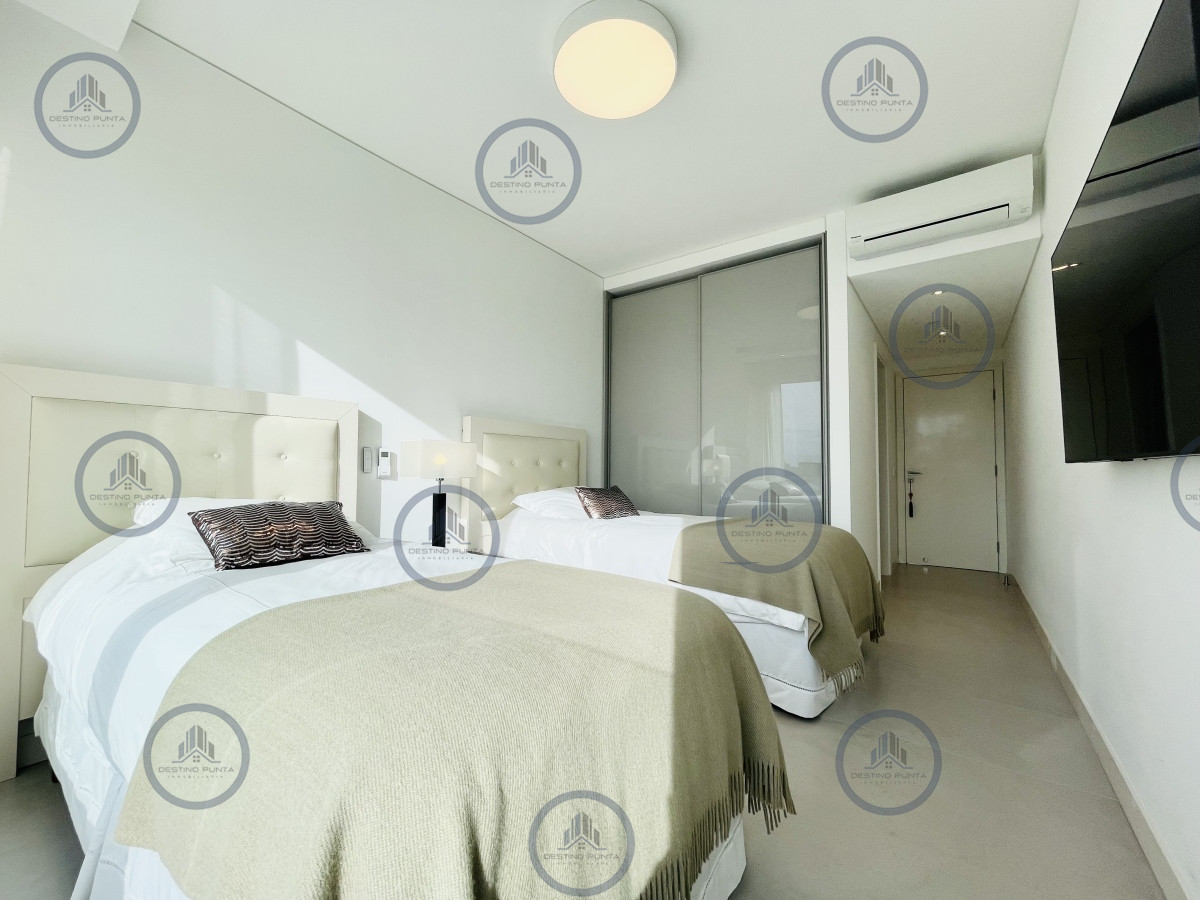 Apartamento ID.1940 - Venta Espectacular Apartamento Frente al Mar, 3 Dormitorios, Le Parc Punta del Este