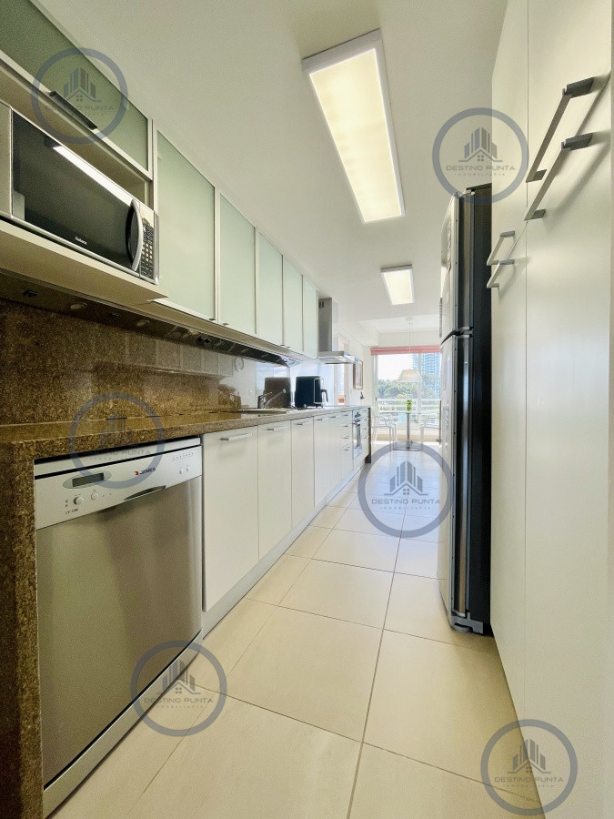 Apartamento ID.45 - Alquiler temporario de departamento premium de 3 Dormitorios y dependencia de servicio, Playa Brava