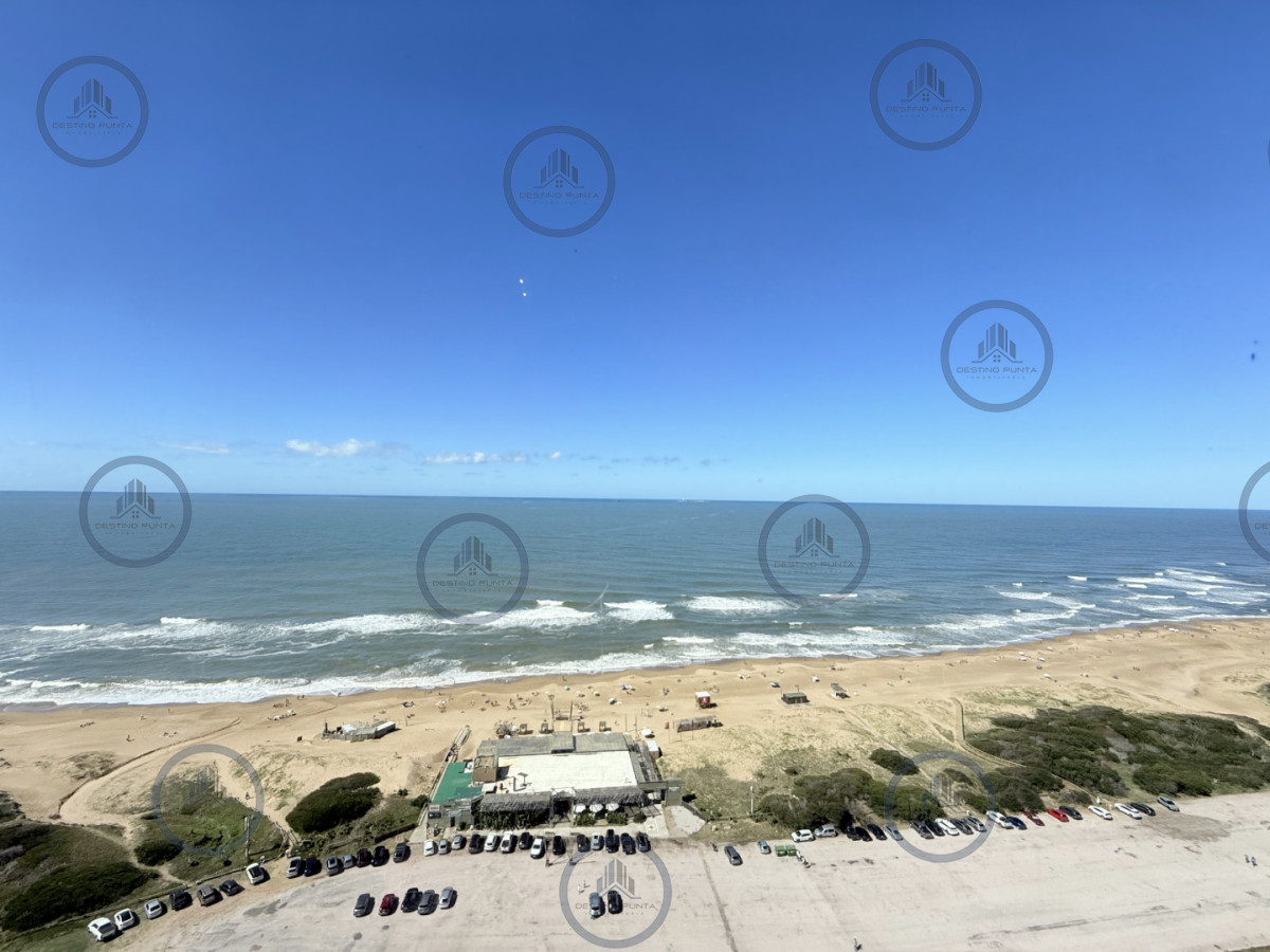 Apartamento ID.219 - Alquiler temporario de apartamento esquinero piso alto en Torre Le Parc, Playa Brava