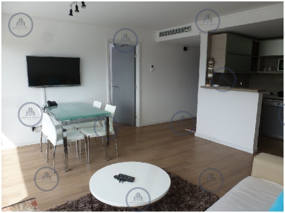 Apartamento ID.447 - Alquiler temporal de apartamento de dos dormitorios con dos baños en Playa Mansa, Punta del Este