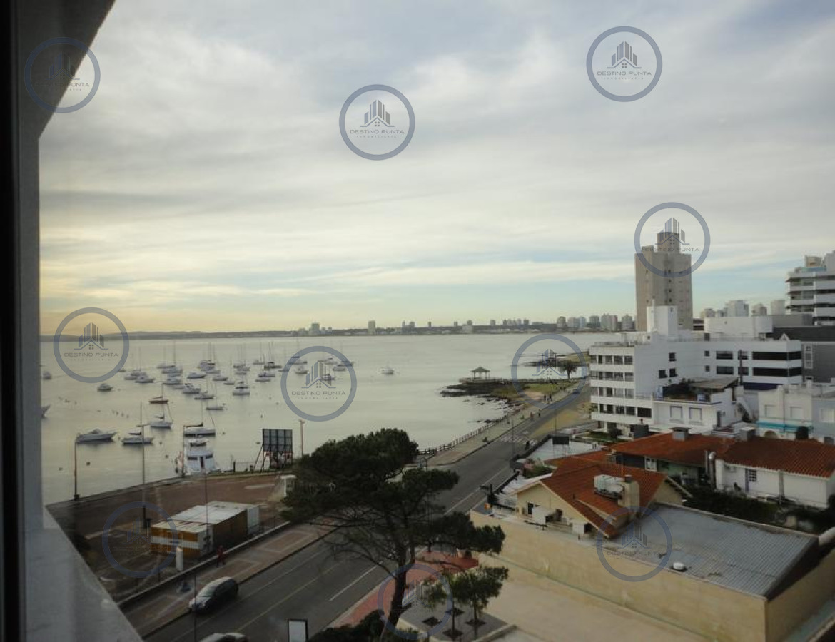 Apartamento ID.956 - Apartamento de 6 Dormitorios Frente al Puerto de Punta del Este