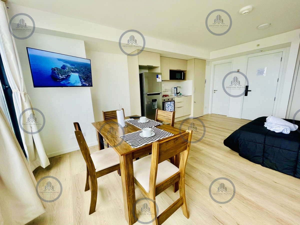 Apartamento ID.1835 - Moderno Monoambiente en Torre con Servicios sobre Roosevelt, Punta del Este