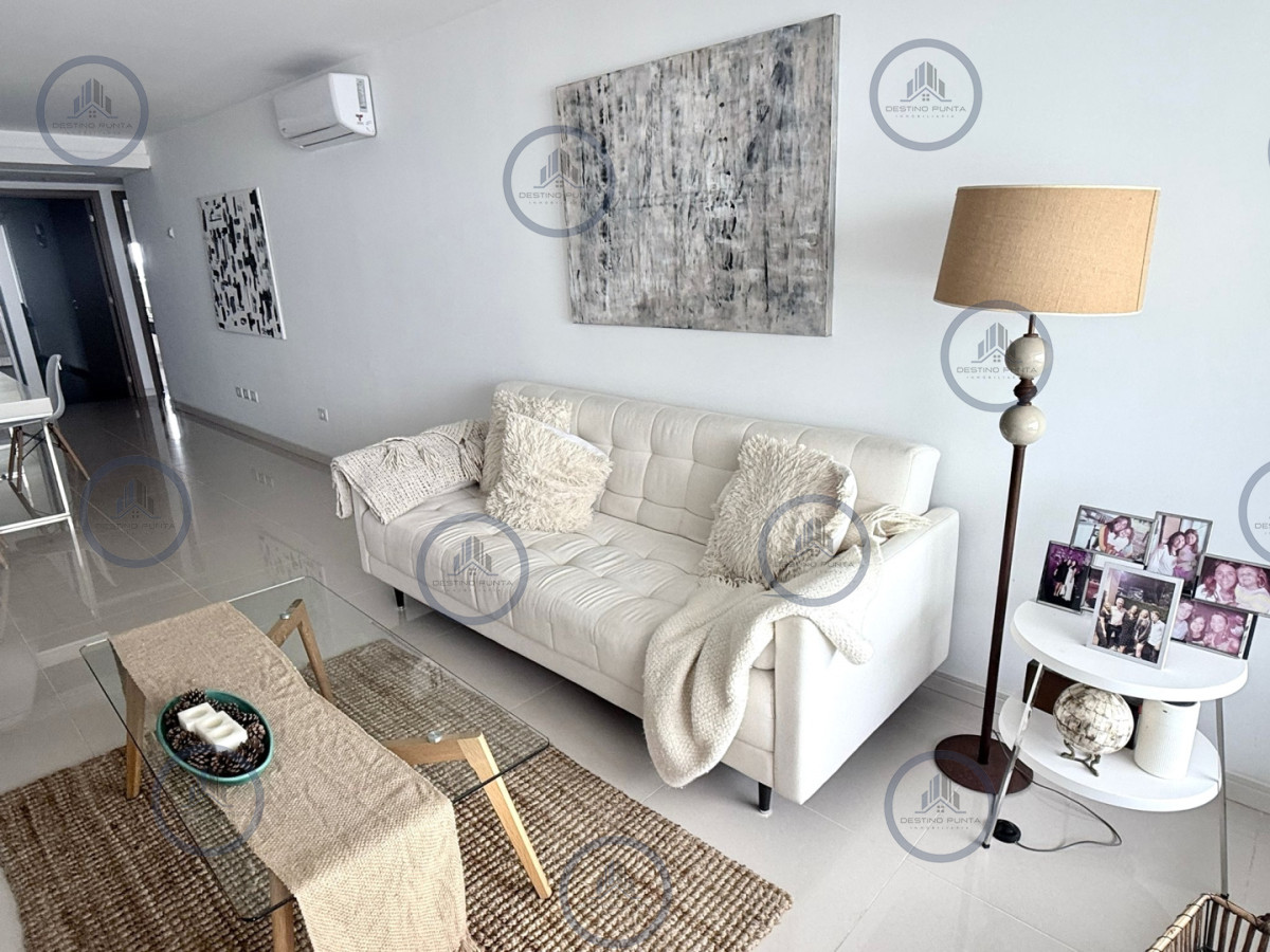 Apartamento ID.299 - Apartamento de 2 Dormitorios en Frente a Playa Brava - Punta del Este