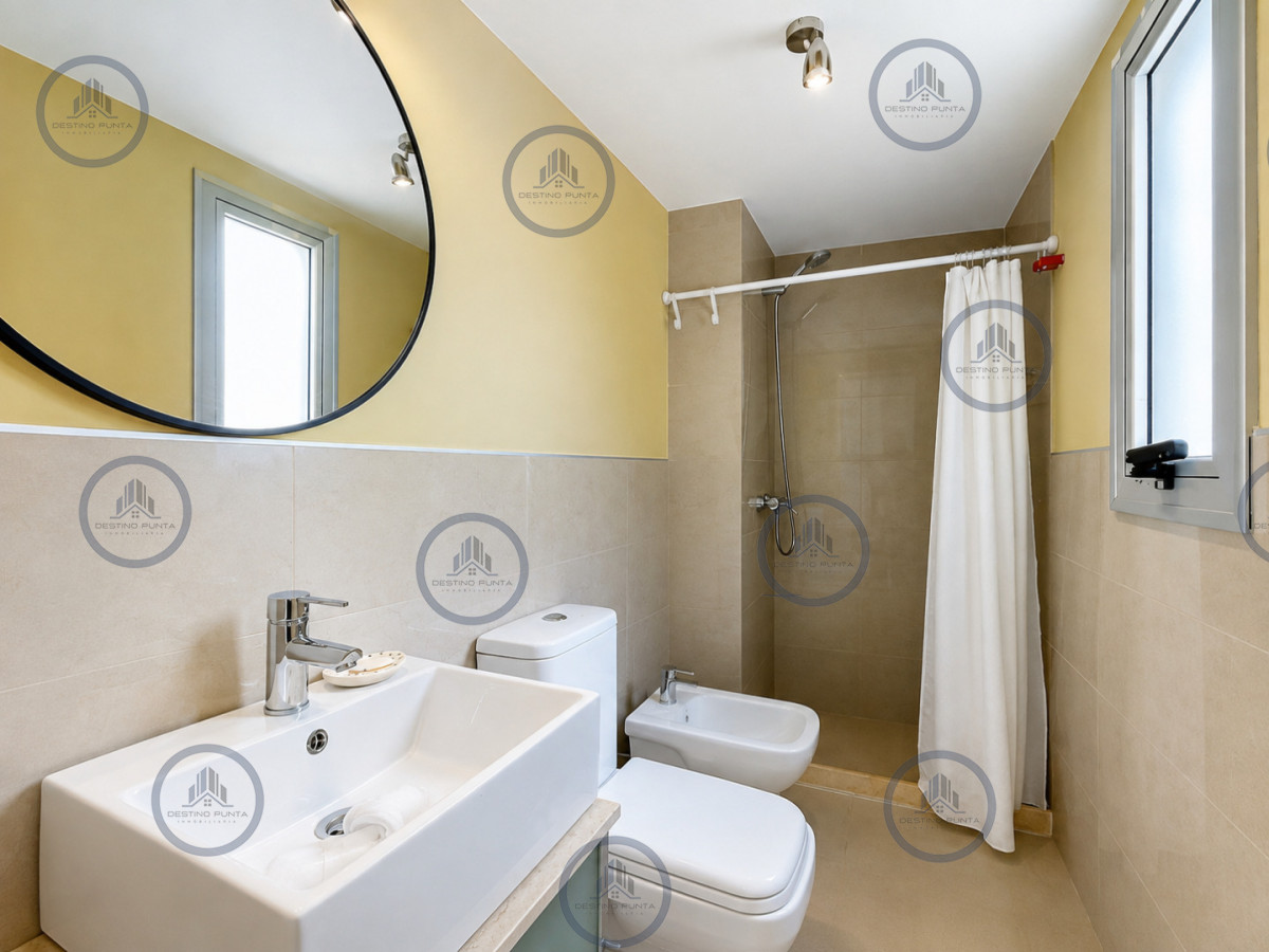 Apartamento ID.3301 - Moderno Apartamento de 3 Dormitorios en Primera Línea del Mar. Blue Marine, Playa Brava Punta del Este