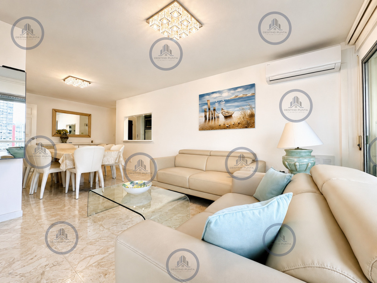 Apartamento ID.2025 - Apartamento en Venta, Península de Punta del Este. 3 Dormitorios con vista, reciclado 