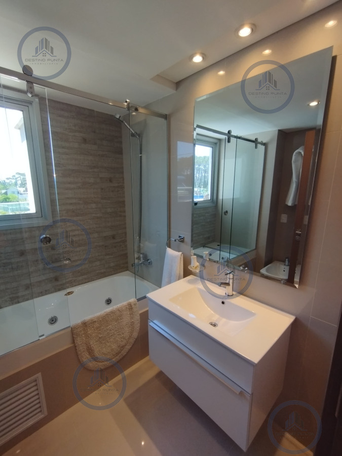 Apartamento ID.1720 - Apartamento con parrillero propio de 1 Dormitorio en edificio Look Brava a pasos del Mar