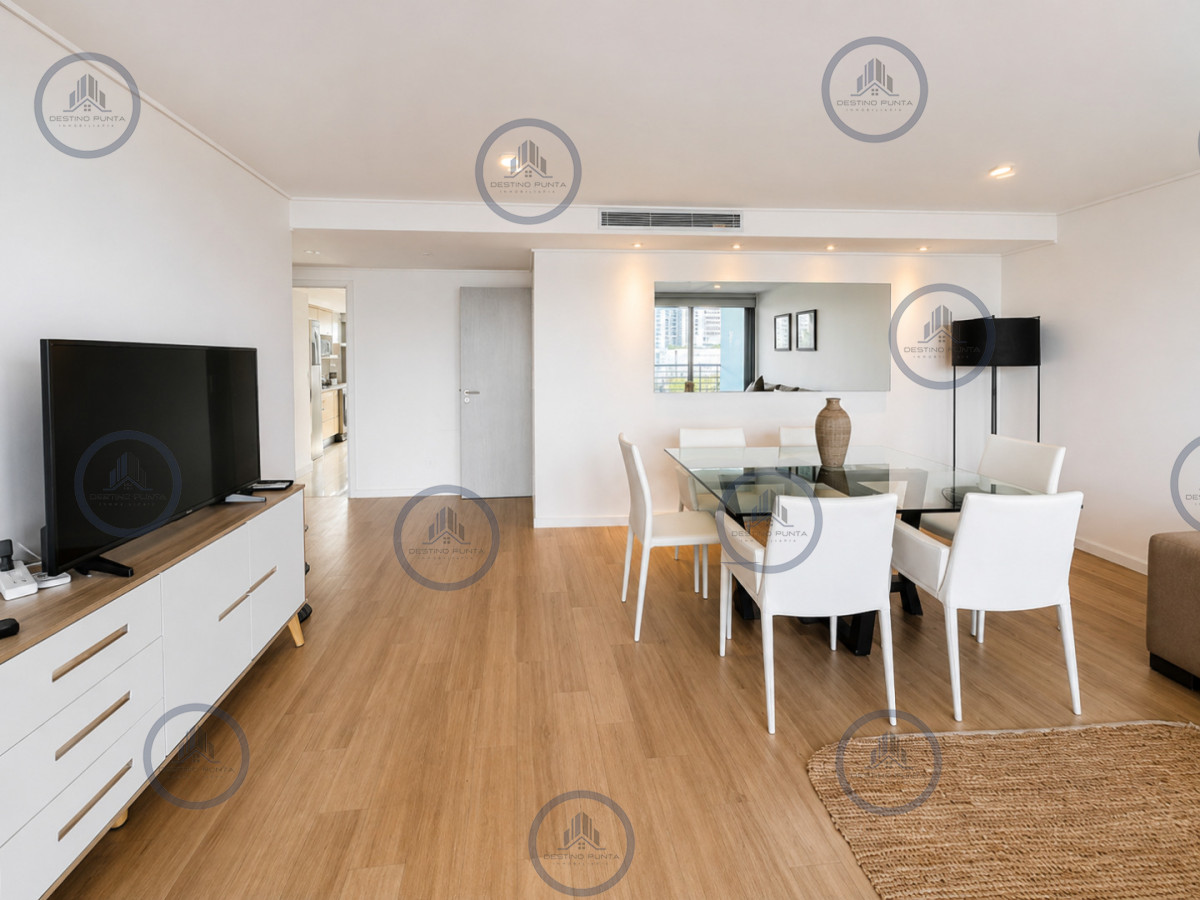 Apartamento ID.3290 - Excelente Apartamento de 2 Dormitorios en Alexander Boulevard, Punta del Este