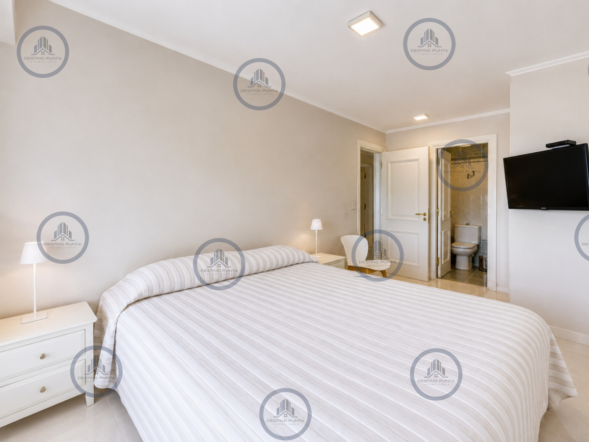 Apartamento ID.79 - Apartamento de 3 Dormitorios sobre Playa Mansa, en Venta y Alquiler, Punta del Este