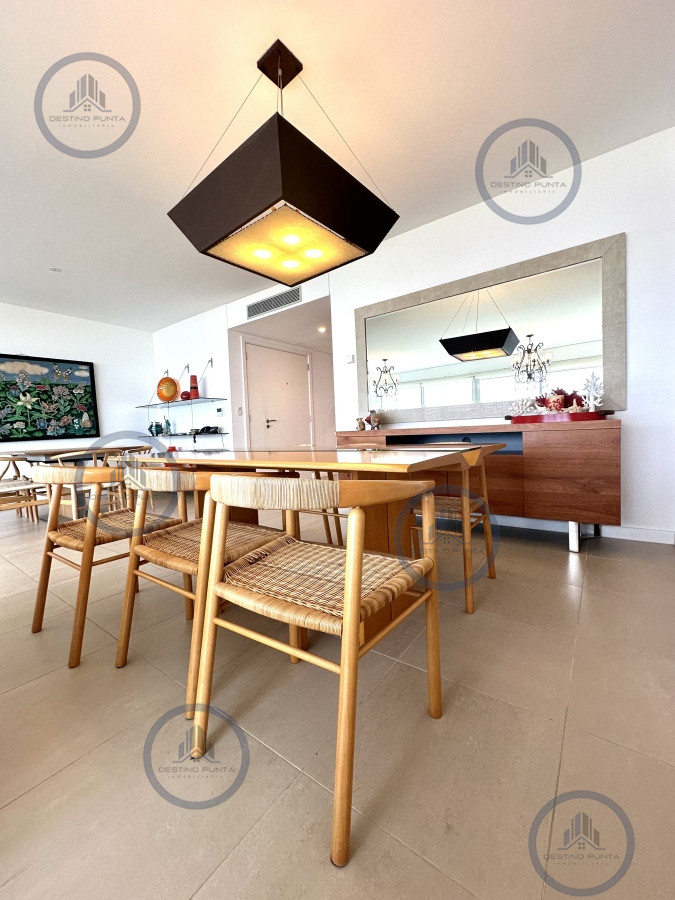 Apartamento ID.272 - Oportunidad en Venta Maravilloso departamento esquinero en Torre Le Parc, Playa Brava, Punta del Este