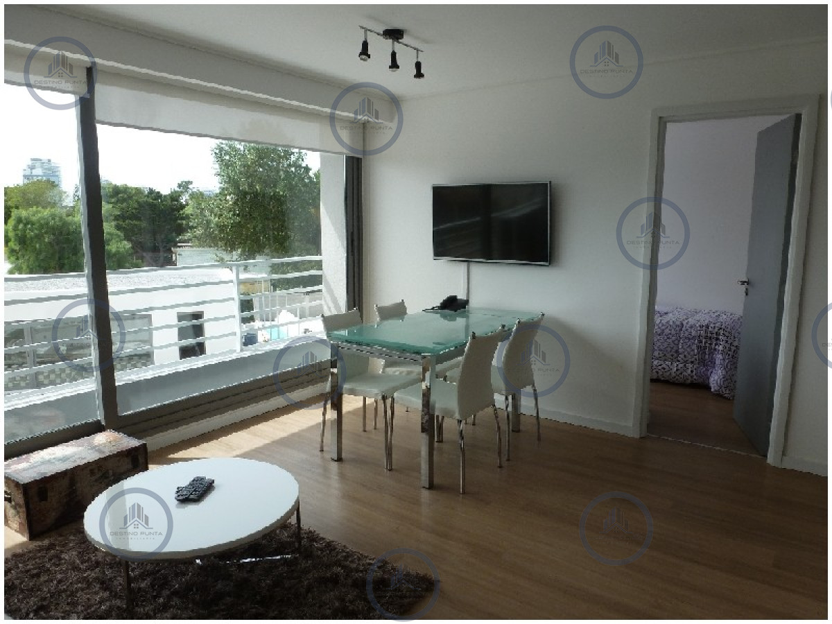 Apartamento ID.447 - Alquiler temporal de apartamento de dos dormitorios con dos baños en Playa Mansa, Punta del Este