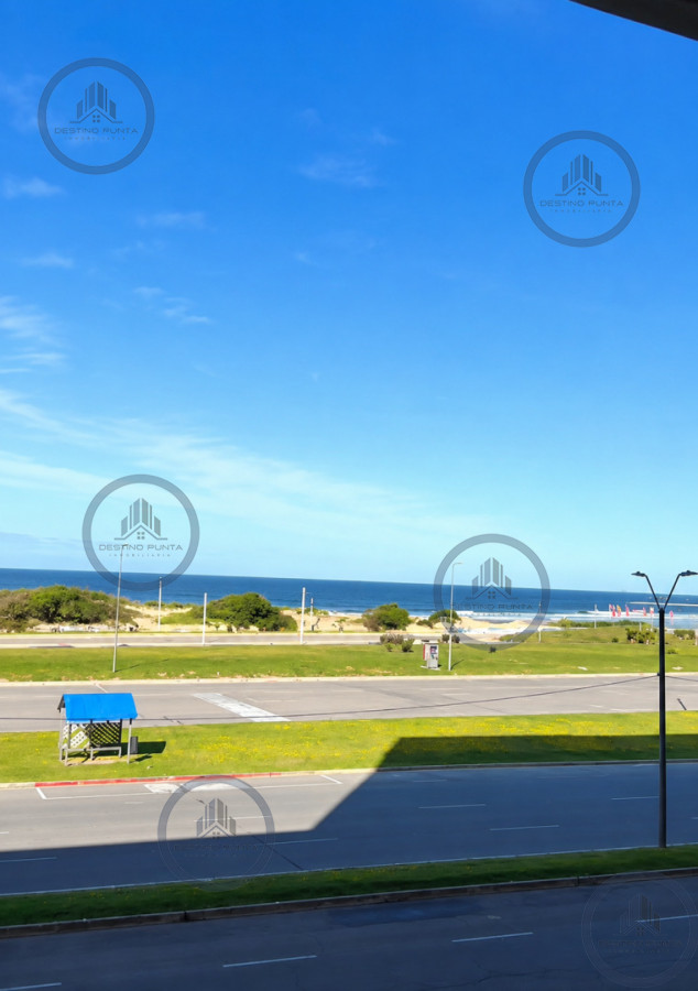 Apartamento ID.3194 - Exclusivo apartamento de 2 dormitorios y 2 baños frente al mar en Playa Brava