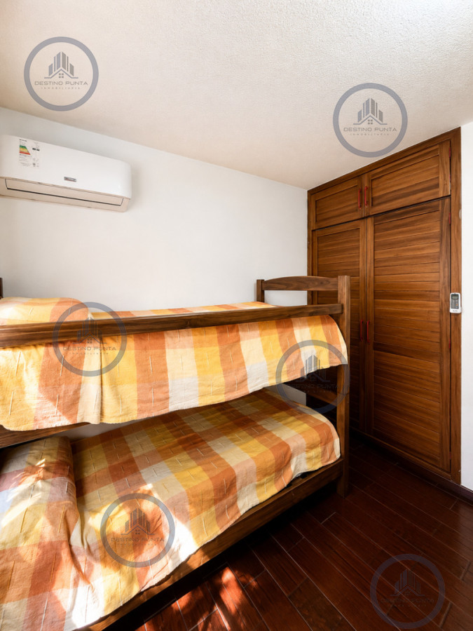 Apartamento ID.3115 - Oportunidad en Venta! Apartamento con alma de casa, 3 Dormitorios, Parrillero y Estufa, en zona Península Punta del Este