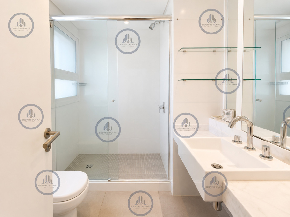 Apartamento ID.2427 - Apartamento de 2 Dormitorios en piso alto con excelentes amenities, a metros de Playa Mansa, Punta del Este