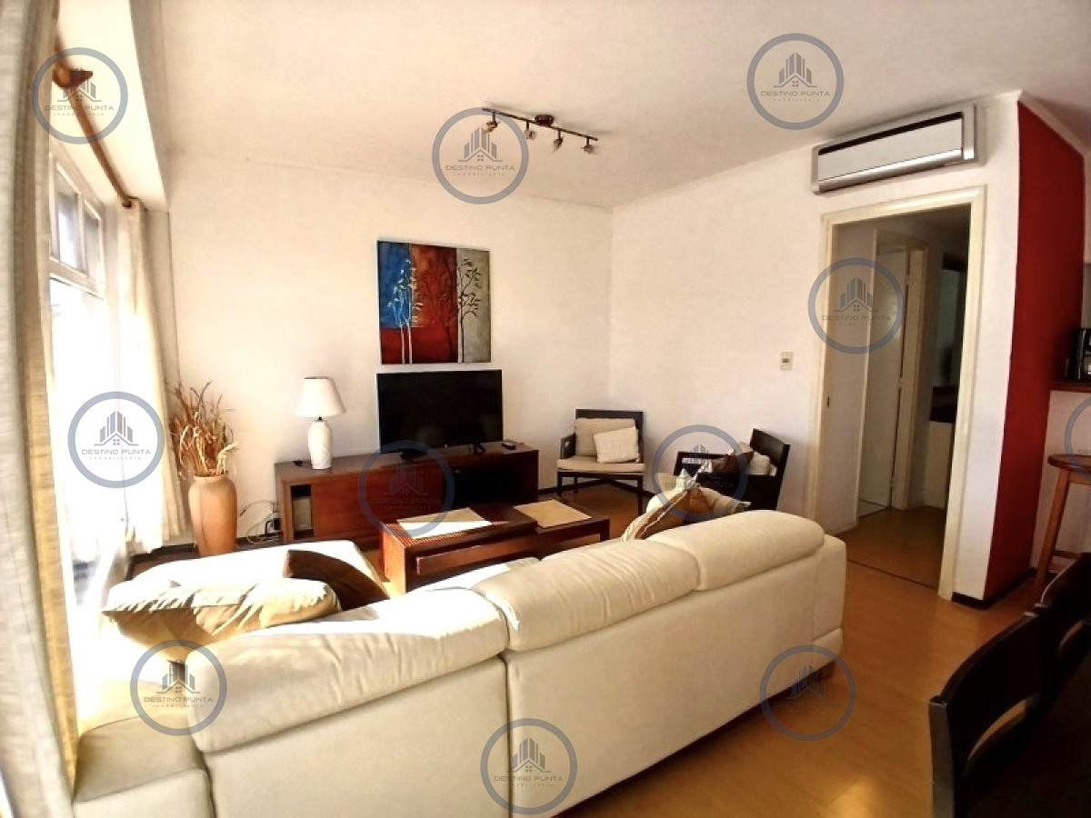 Apartamento ID.3193 - Venta | Apartamento de 2 dormitorios frente al mar – Playa Mansa, Punta del Este