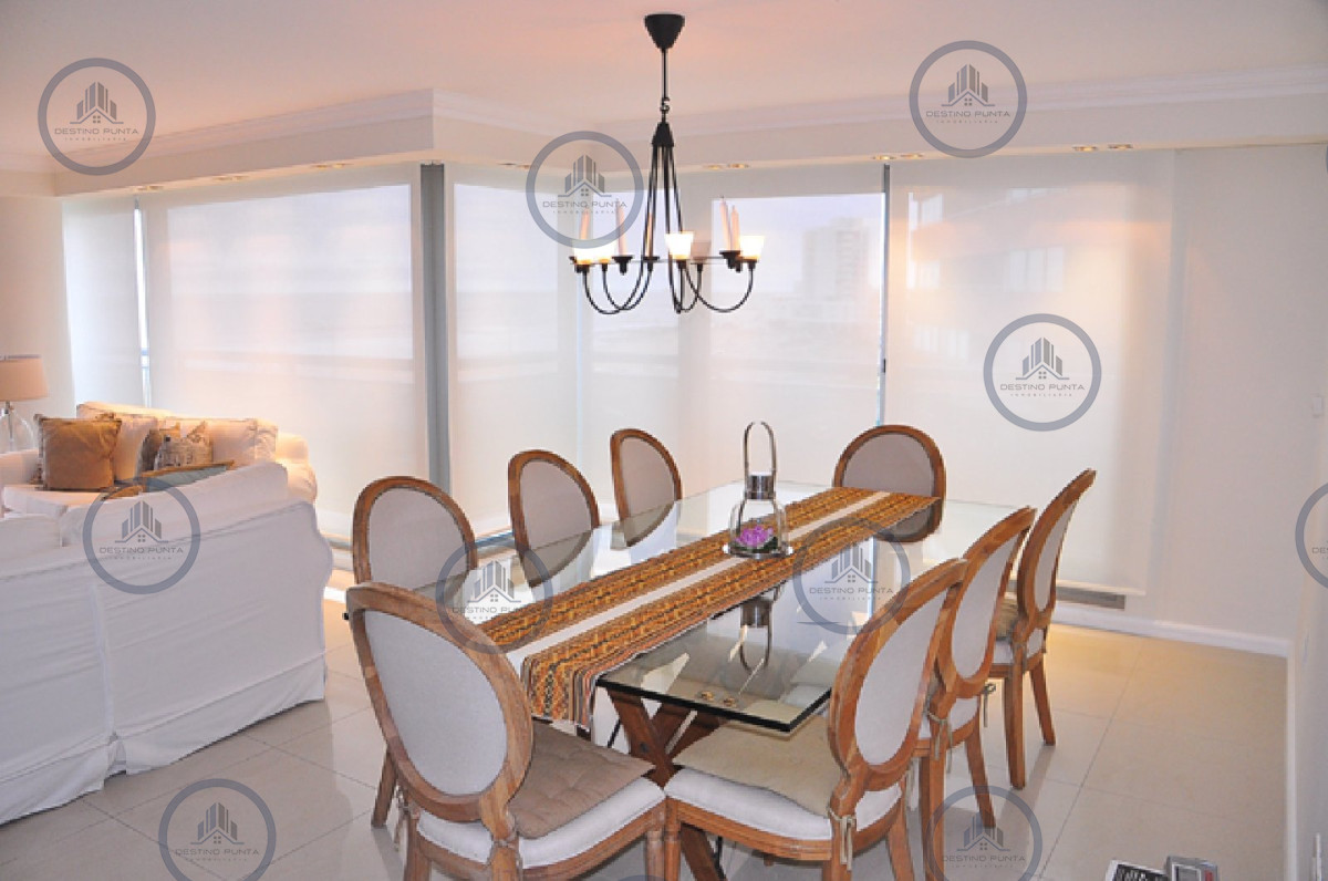 Apartamento ID.243 - Excelente Apartamento de 3 Dormitorios y Dependencia en Playa Brava - Venta y Alquiler