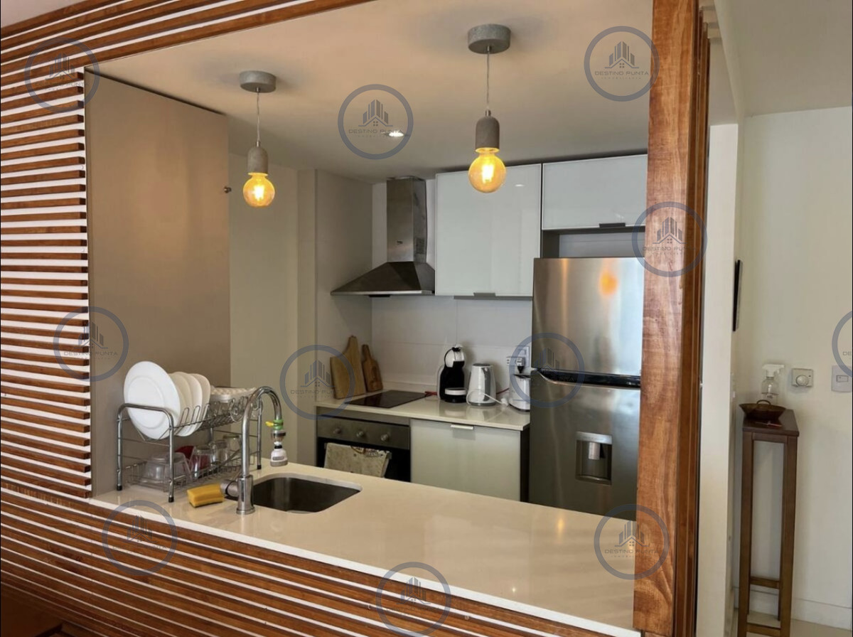 Apartamento ID.2760 - Alquiler temporal de apartamento de 2 dormitorios con 2 baños en excelente ubicación entre playas mansa y brava 