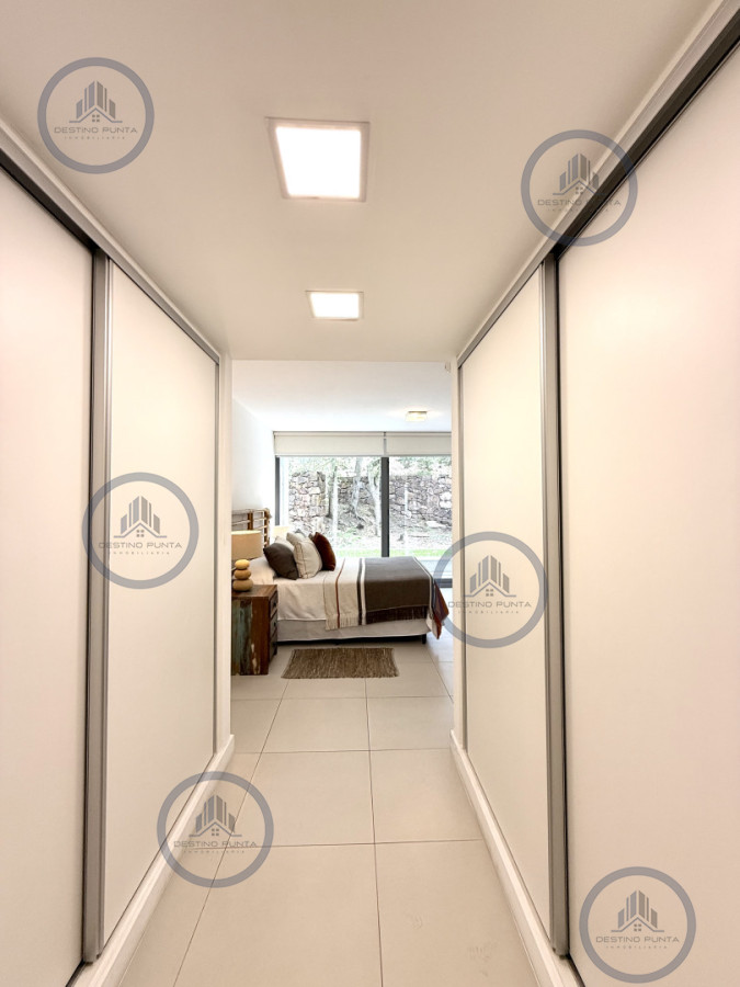 Apartamento ID.3111 - Venta de hermoso departamento de 2 dormitorios más parrillero en Punta Ballena 